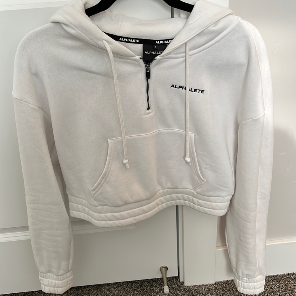 Cropped Alphalete hoodie